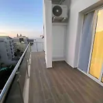 Penthouse With Distant Seaview And Shared Pool アパート メーリッハ