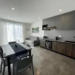 Penthouse With Distant Seaview And Shared Pool アパート *