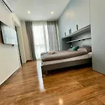 Penthouse With Distant Seaview And Shared Pool アパート