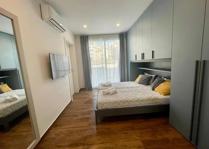 Penthouse With Distant Seaview And Shared Pool Apartament