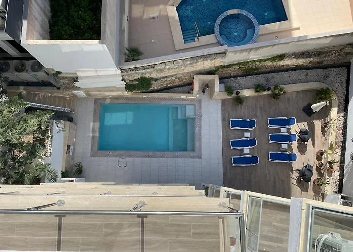 Apartament Penthouse With Distant Seaview And Shared Pool